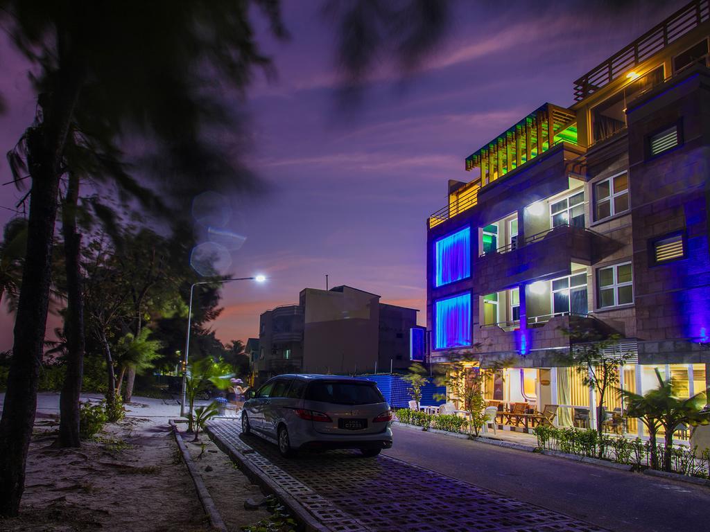 Ripple Beach Inn Хулхумале Екстериор снимка