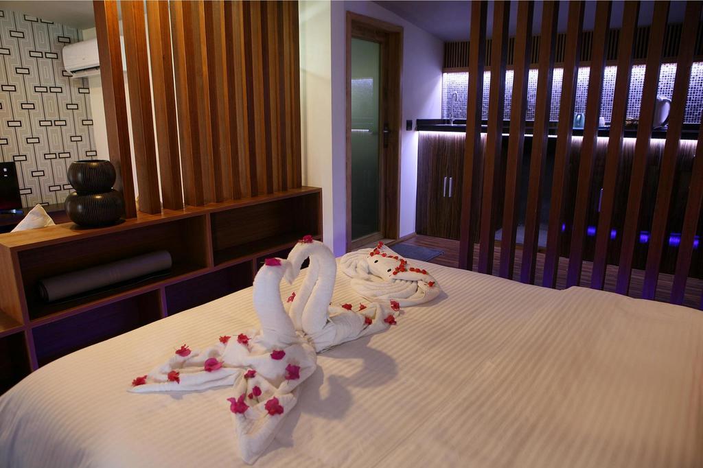 Ripple Beach Inn Хулхумале Екстериор снимка