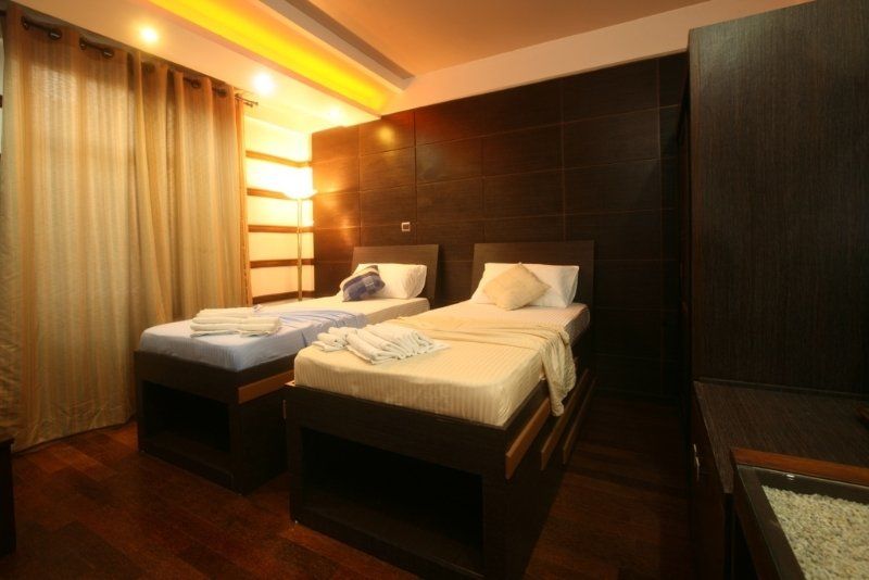 Ripple Beach Inn Хулхумале Екстериор снимка