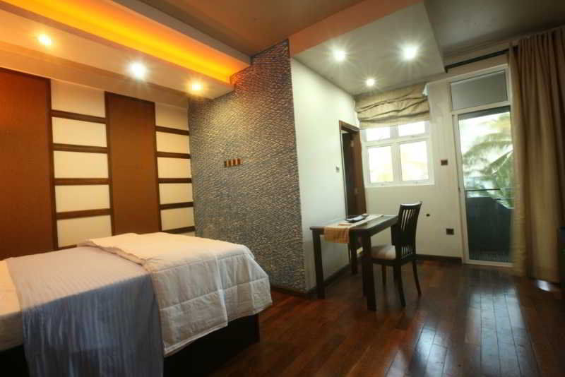 Ripple Beach Inn Хулхумале Екстериор снимка