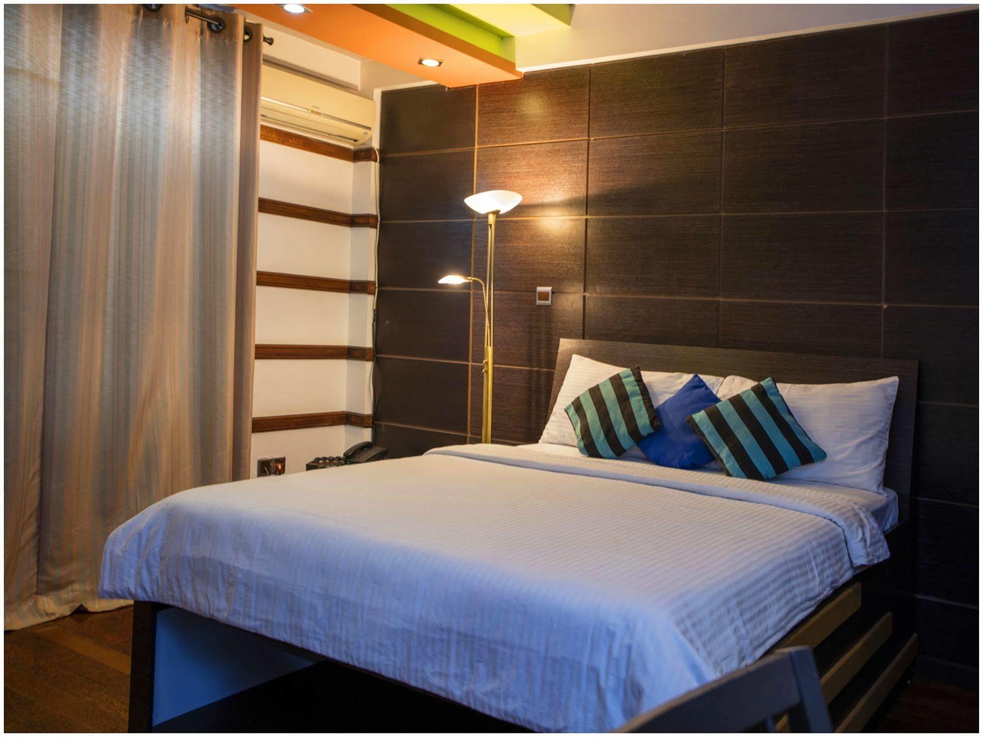Ripple Beach Inn Хулхумале Екстериор снимка