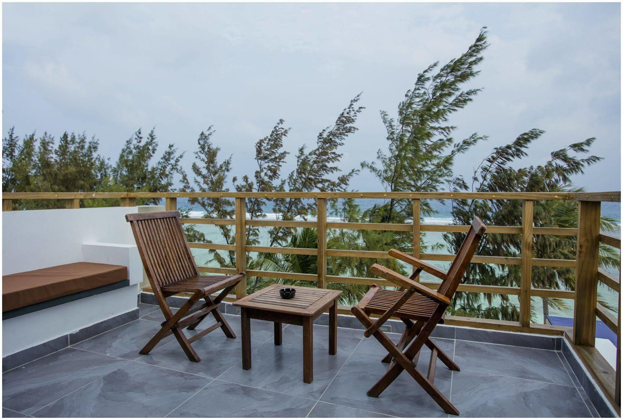 Ripple Beach Inn Хулхумале Екстериор снимка
